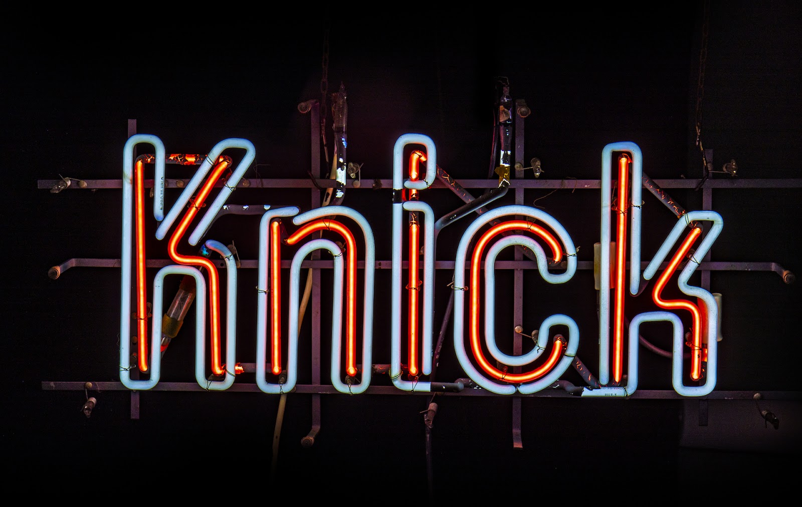 KNICK neon sign