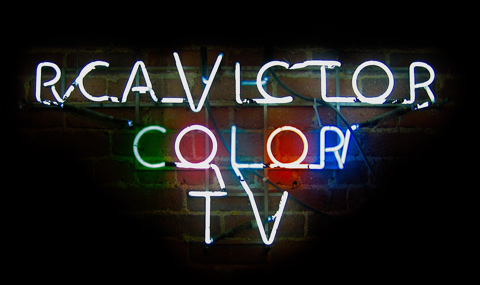 RCA VICTOR COLOR TV neon sign