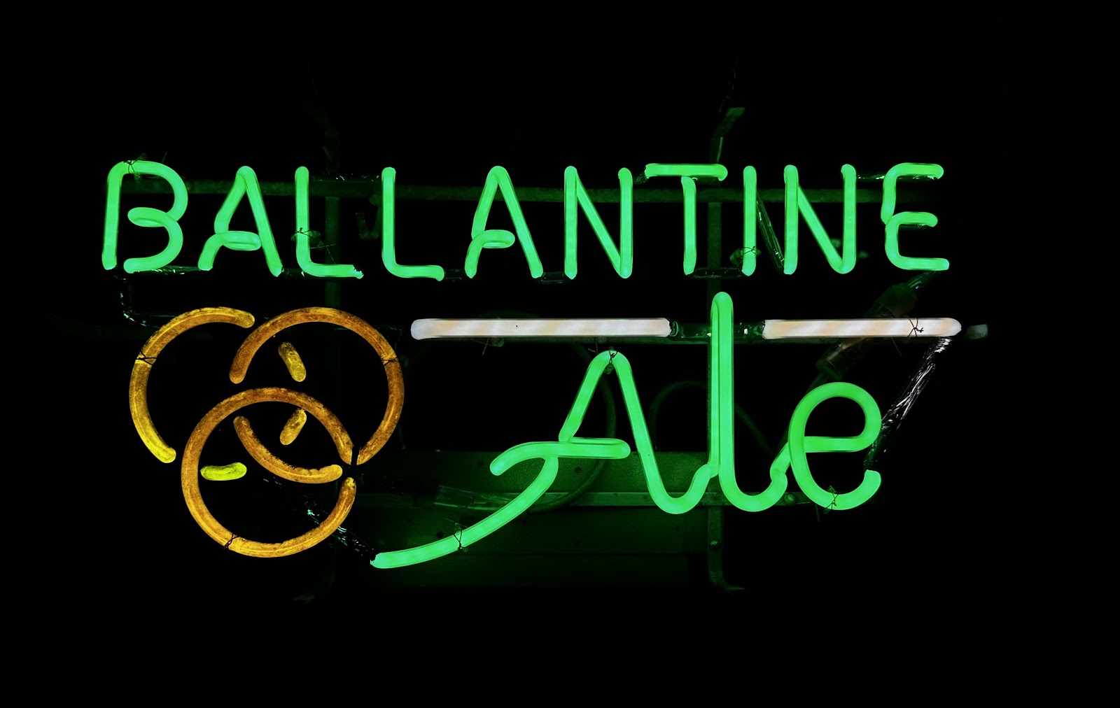 BALLANTINE ALE neon sign