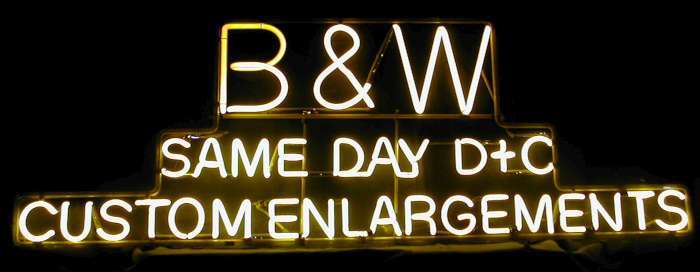 B&W SAME DAY D+C CUSTOM ENLARGMENTS neon sign