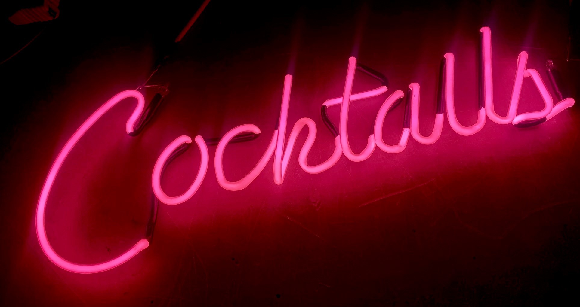 COCKTAILS neon sign