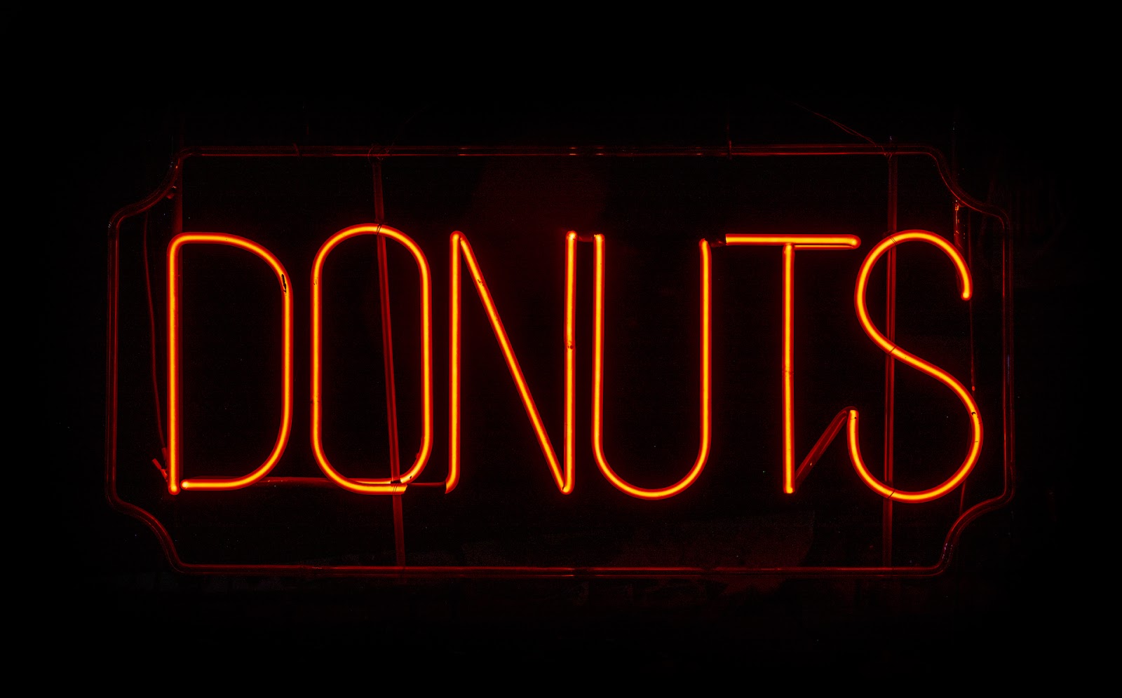 DONUTS neon sign