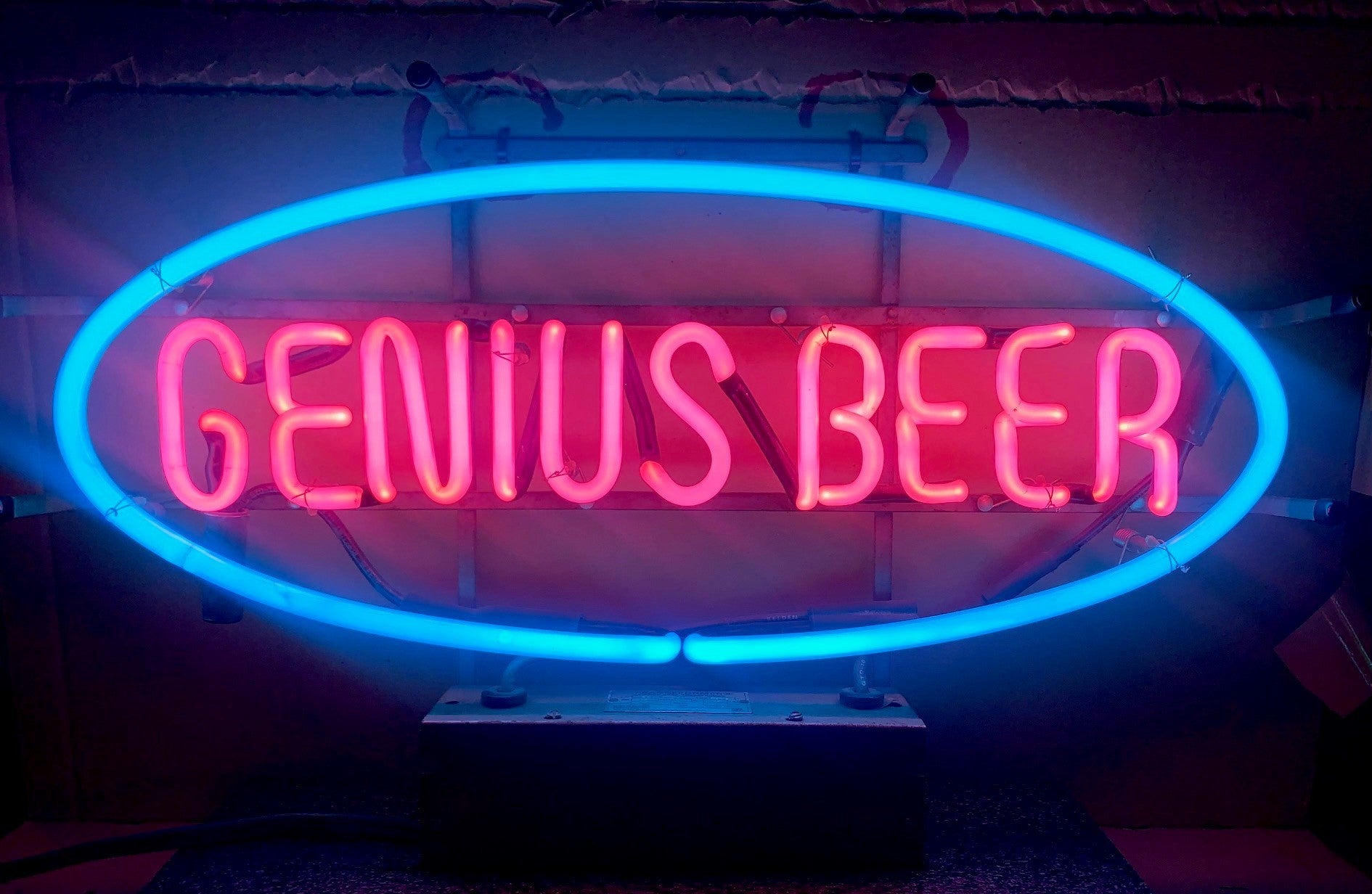 GENIUS BEER neon sign