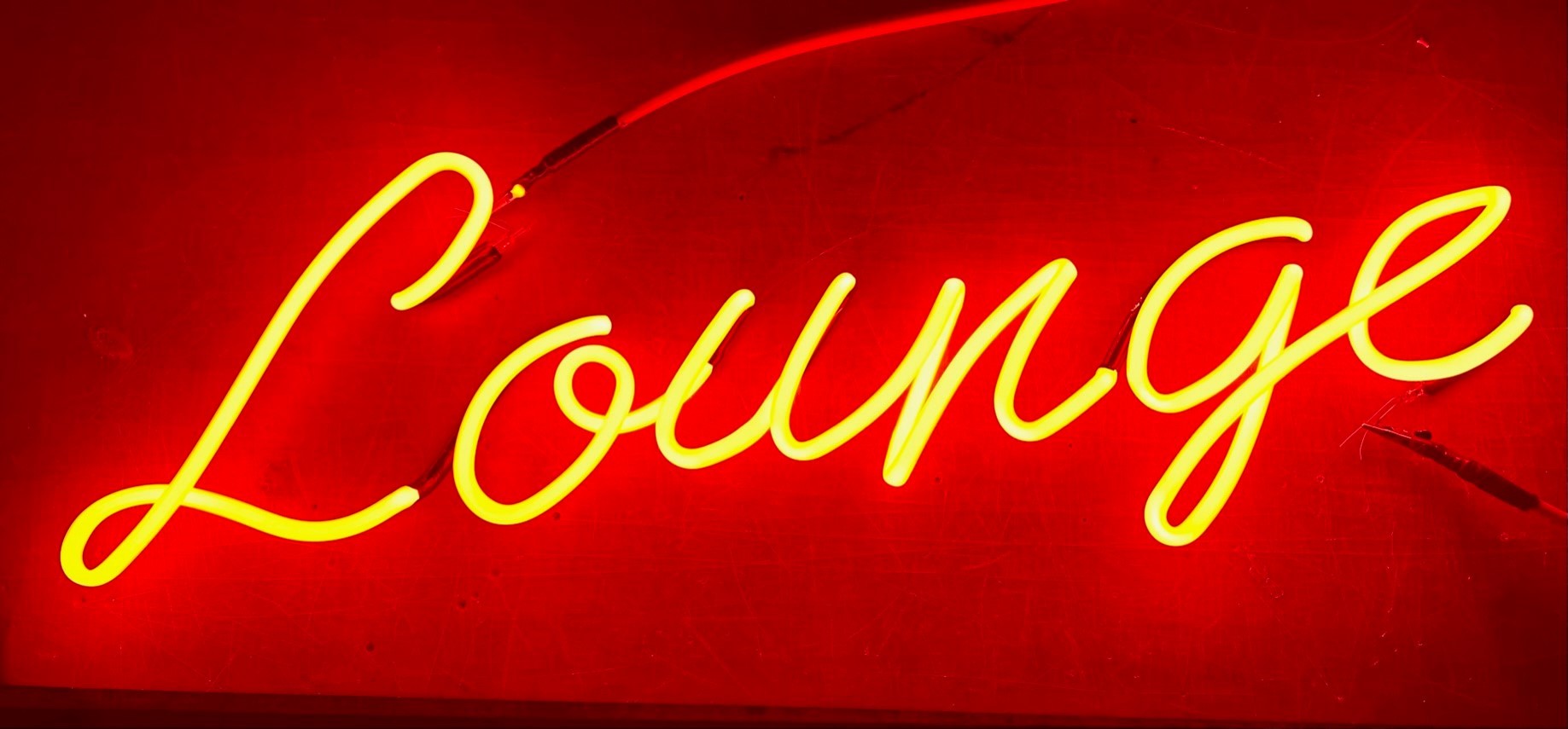 LOUNGE neon sign