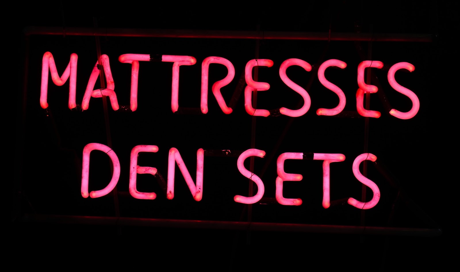 MATTRESSES DEN SETS neon sign