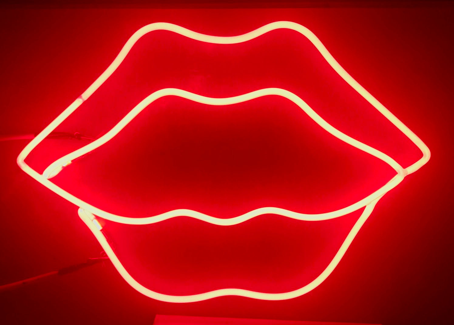 LIPS neon sign