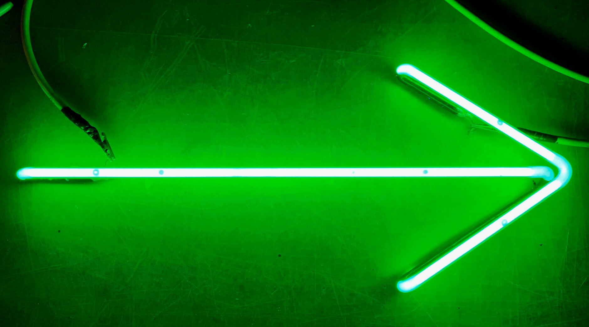 SINGLE STROKE ARROW neon sign