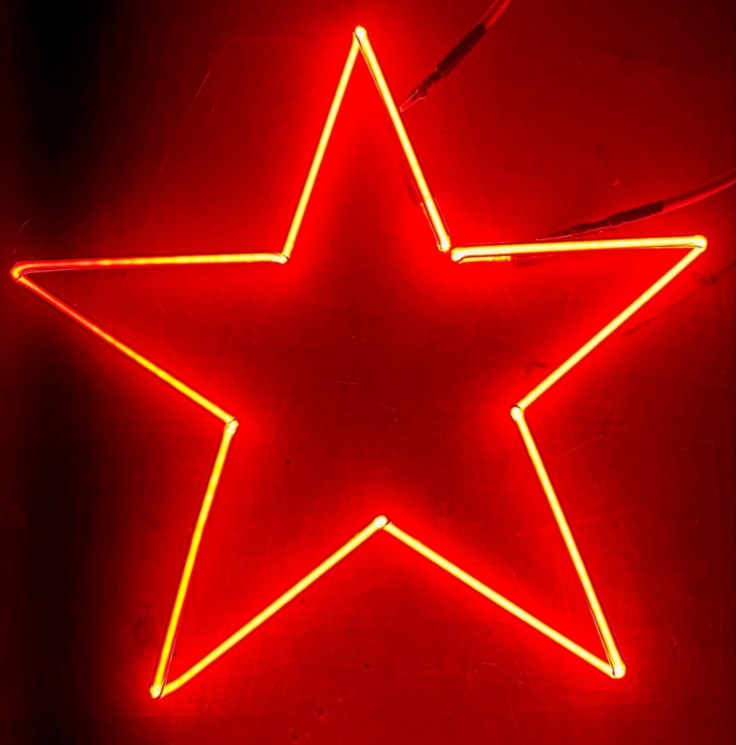 STAR neon sign