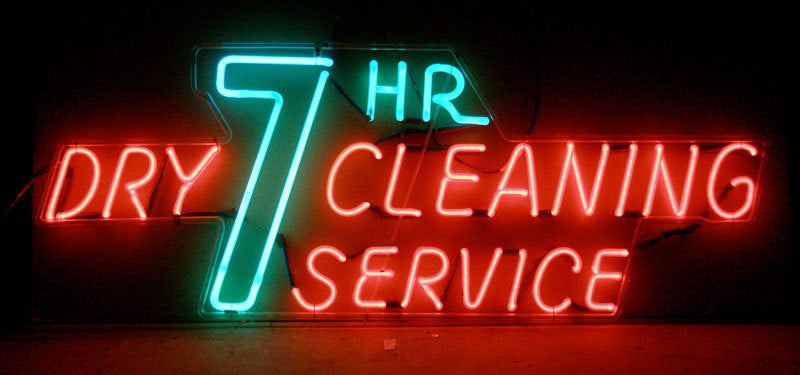 7 HR DRY CLEANING SERVICE neon sign